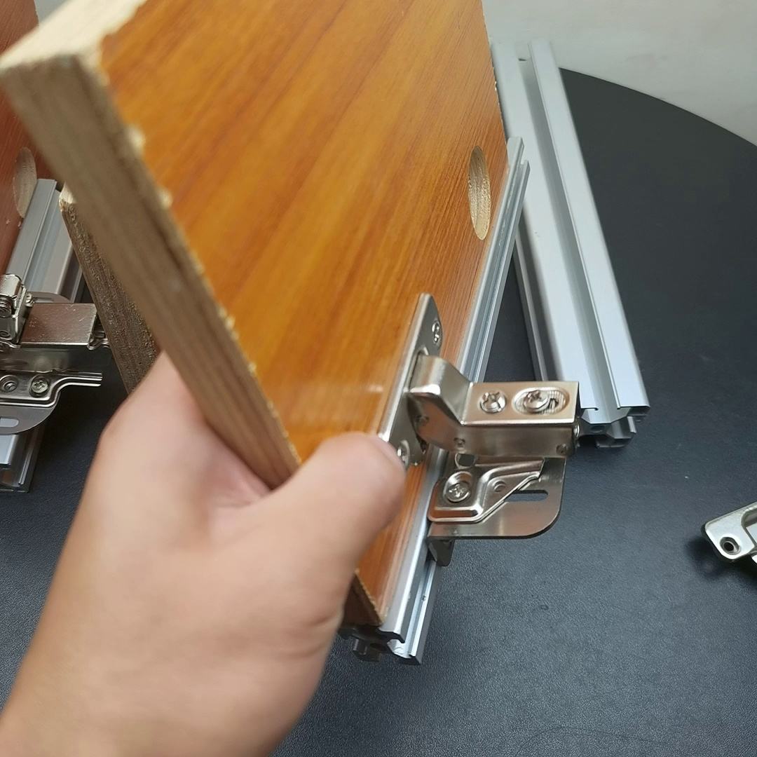 鋁型材專用鉸鏈 現(xiàn)代家居五金中的關(guān)鍵角色解析