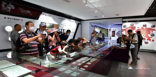 協會資訊丨郫都攝影家赴郫縣豆瓣廠開展非物質文化遺產主題采風創作活動